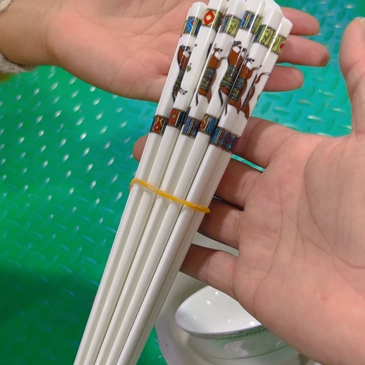 瓷片爱马陶瓷筷子十双哇塞