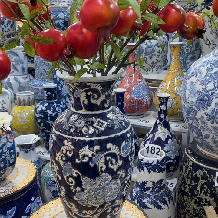 【闪购商品】摆件青花瓷手绘浮雕花瓶。。。