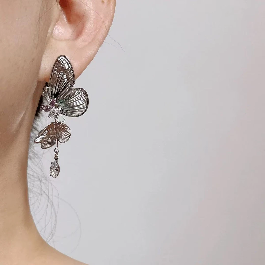 铜合金耳饰 仙气蝴蝶立体镂空线条气质灵动精致方耳饰N2564