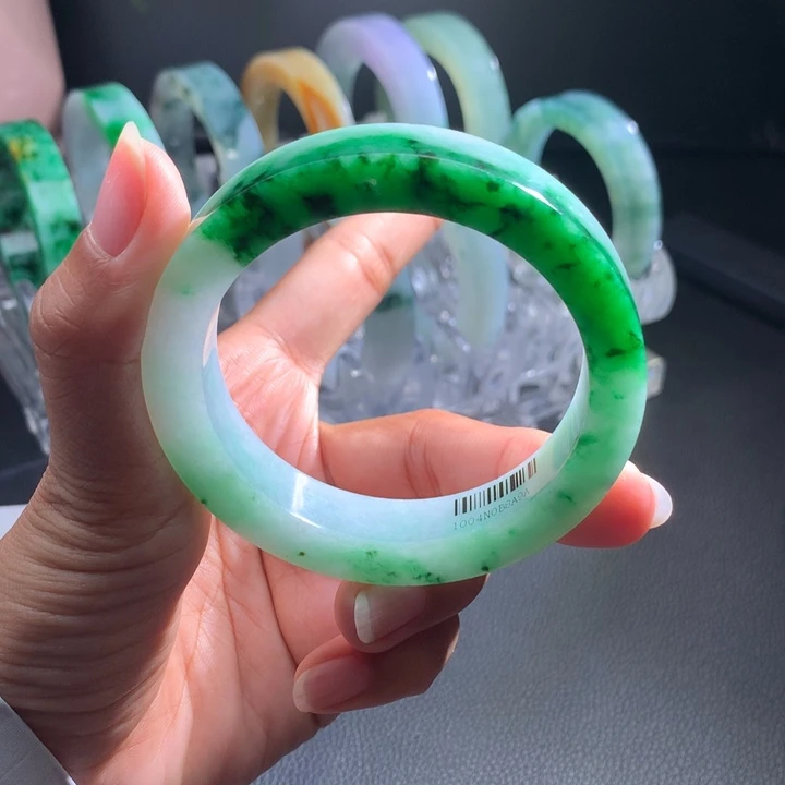 未镶嵌手镯定制翡翠