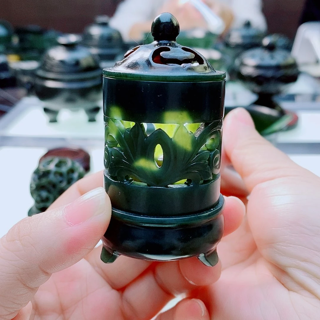 未镶嵌和田玉（青玉）摆件