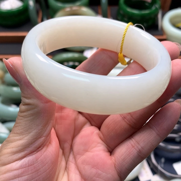 【闪购商品】未镶嵌手镯和田玉