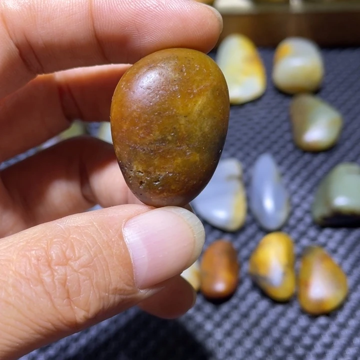 和田玉未镶嵌珠宝奇石