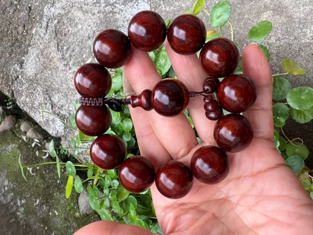 印度小叶紫檀老料阴阳珠尺寸2.0带微星一半是白皮