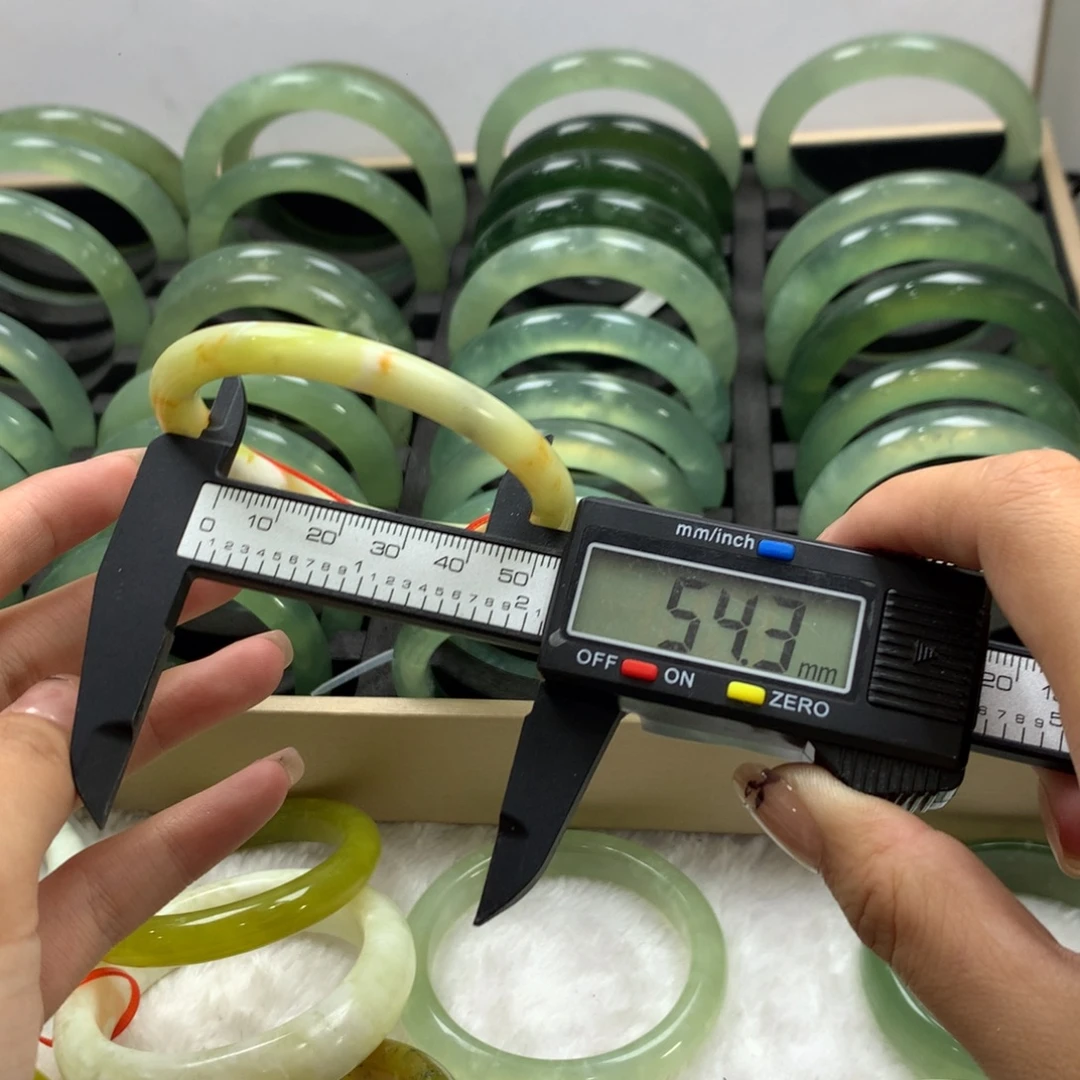 蛇纹石玉未镶嵌手镯361
