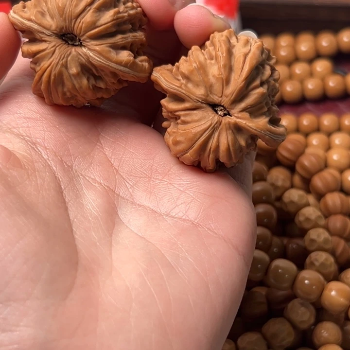 椰***油把件猴头核桃红皮四座楼