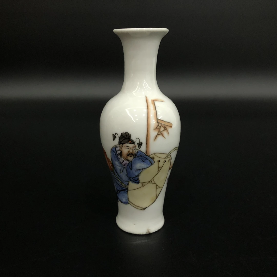 lot.25121203 民国粉彩人物观音瓶 高12cm