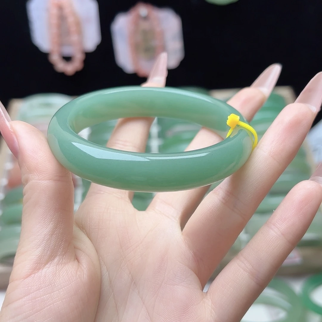 石英质玉未镶嵌手镯60