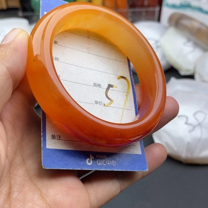 未镶嵌手镯石英质玉