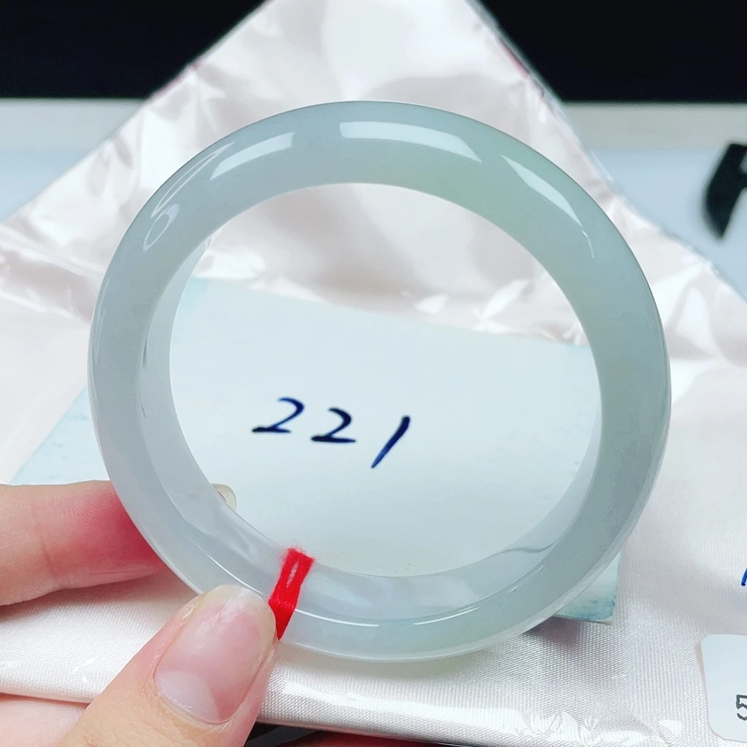 翡翠未镶嵌手镯正圈53.5