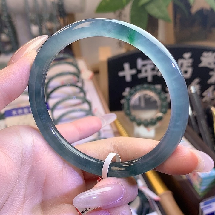 ****凉翡翠未镶嵌手镯61