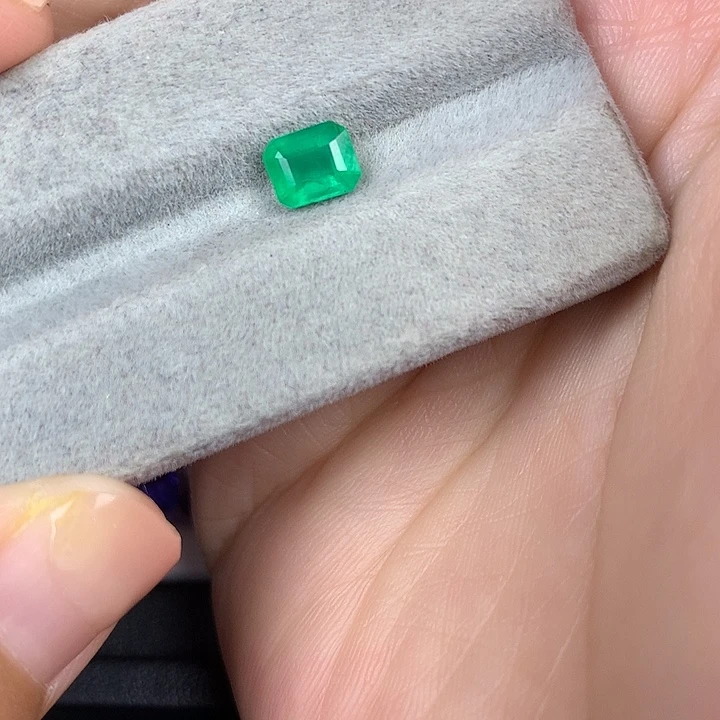 裸石未镶嵌祖母绿祖母绿