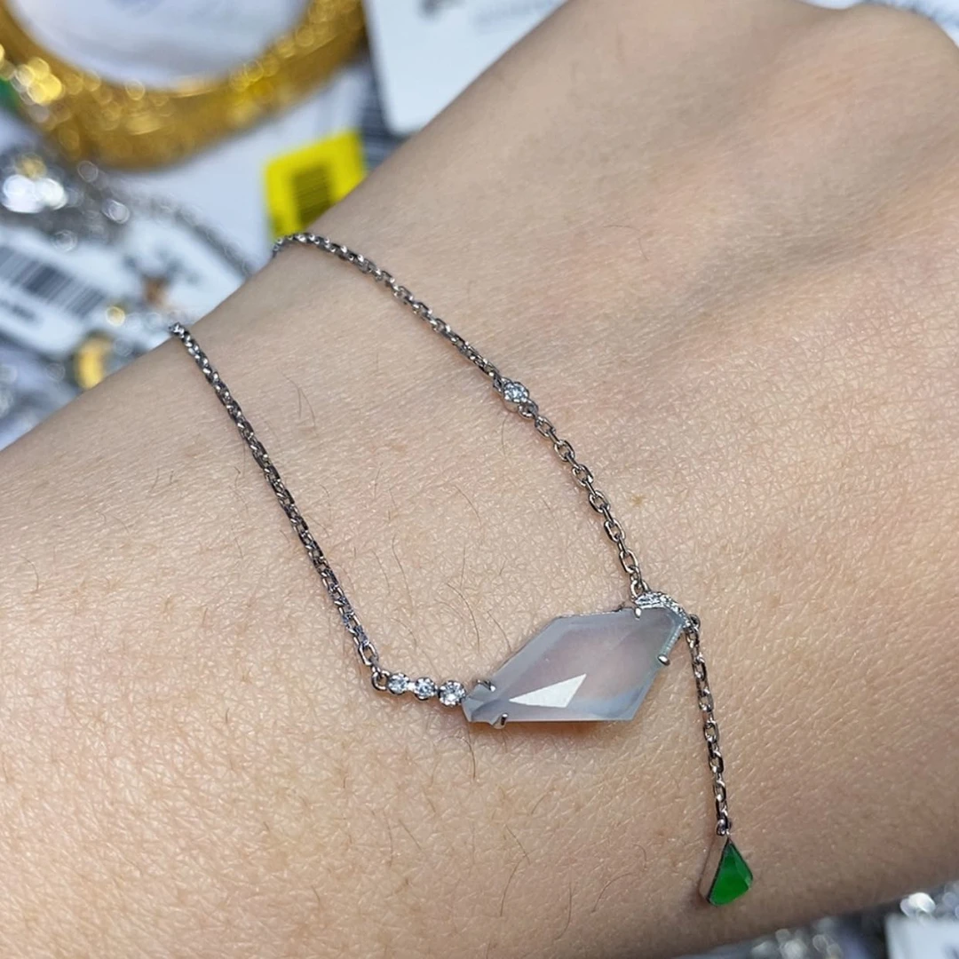 【闪购商品】颈饰18K金镶嵌翡翠井*项链
