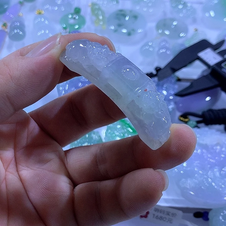 翡翠未镶嵌颈饰天然翡翠A货吊坠