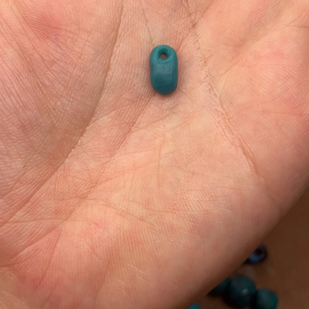 L***-绿松石未镶嵌颈饰