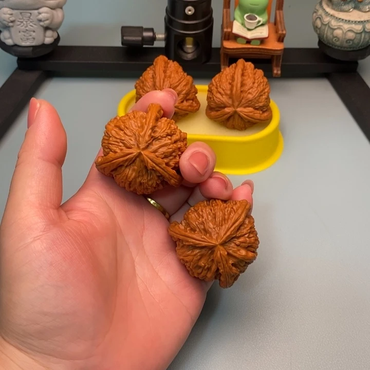 龘***龘吊坠文玩核桃41尺寸白狮子微修