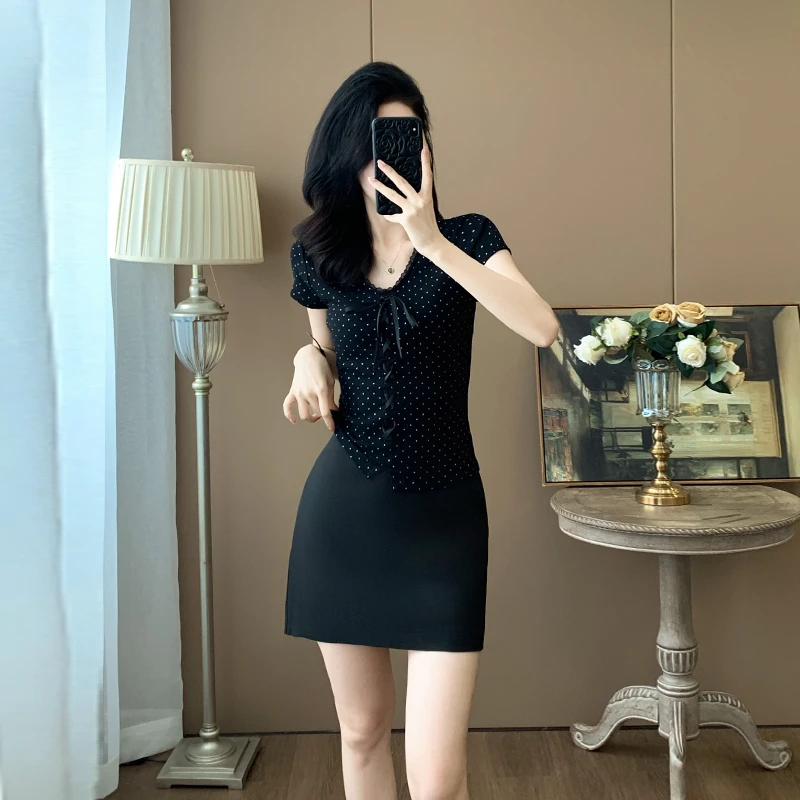 夏季女装洋气时髦气质显瘦减龄小个子时尚v领短袖裙子两件套装