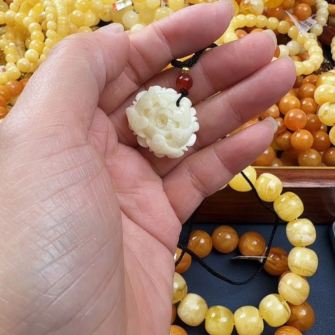 琥珀未镶嵌珠宝奇石
