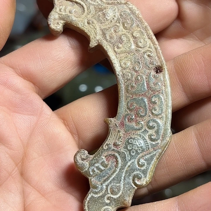 虎***下和田玉未镶嵌挂件