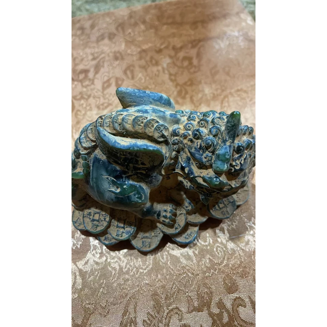 绿色貔貅摆件一个