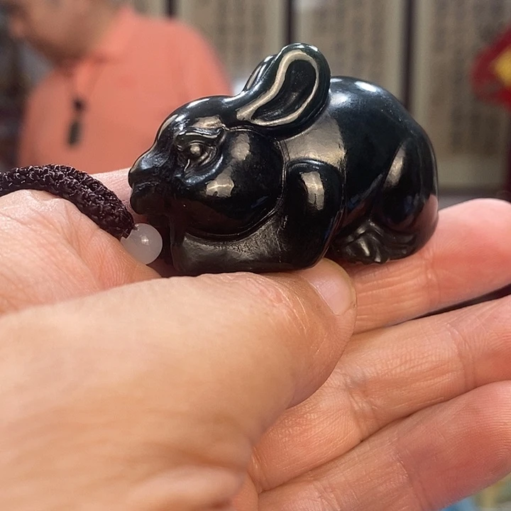 和田玉未镶嵌把件