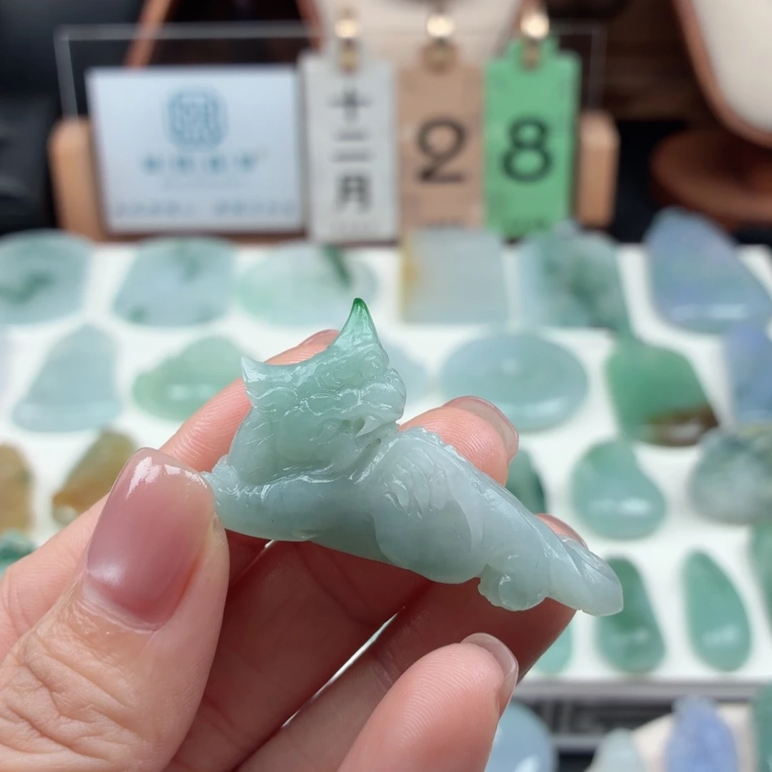 翡翠未镶嵌颈饰天然A货翡翠