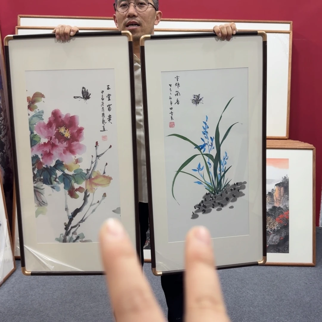 国画带框绘画作品
