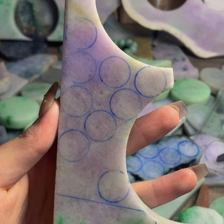 翡翠颈饰未镶嵌用****9