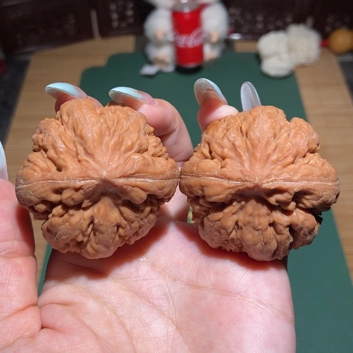文玩核桃吊坠霸王龙