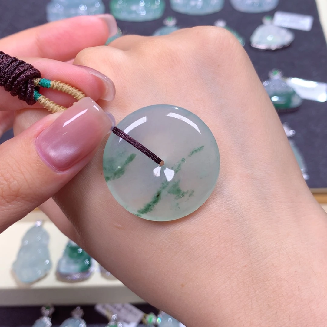 翡翠未镶嵌颈饰?***?平安扣