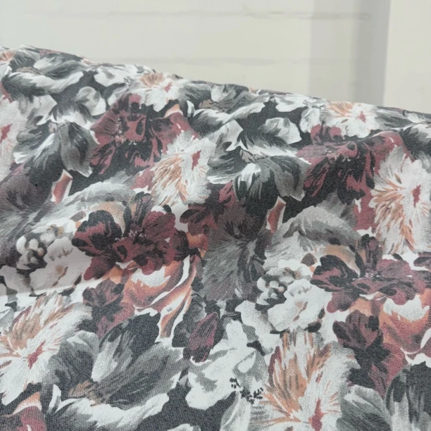 31 晕染油画玫瑰花牛仔面料4米价 中厚柔软