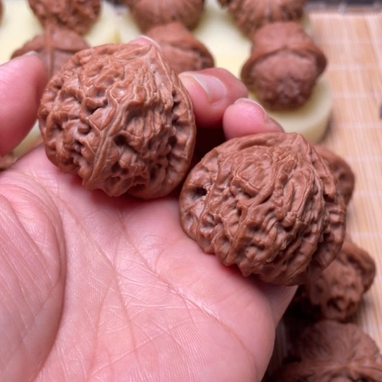 【闪购商品】吊坠文玩核桃三角白…………