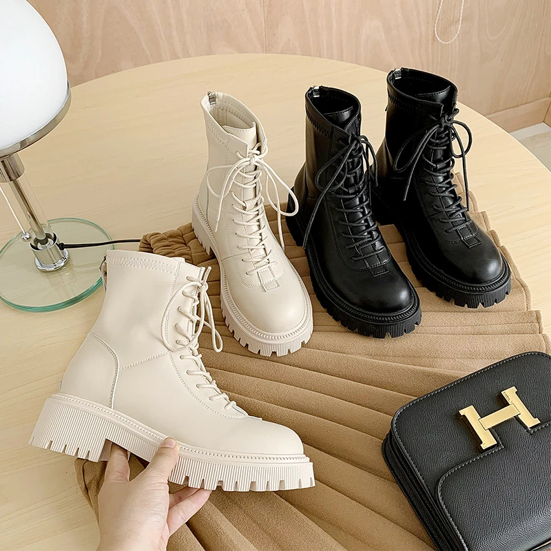 马丁靴女2024年新款秋冬百搭网红ins松糕厚底增高短靴女加绒