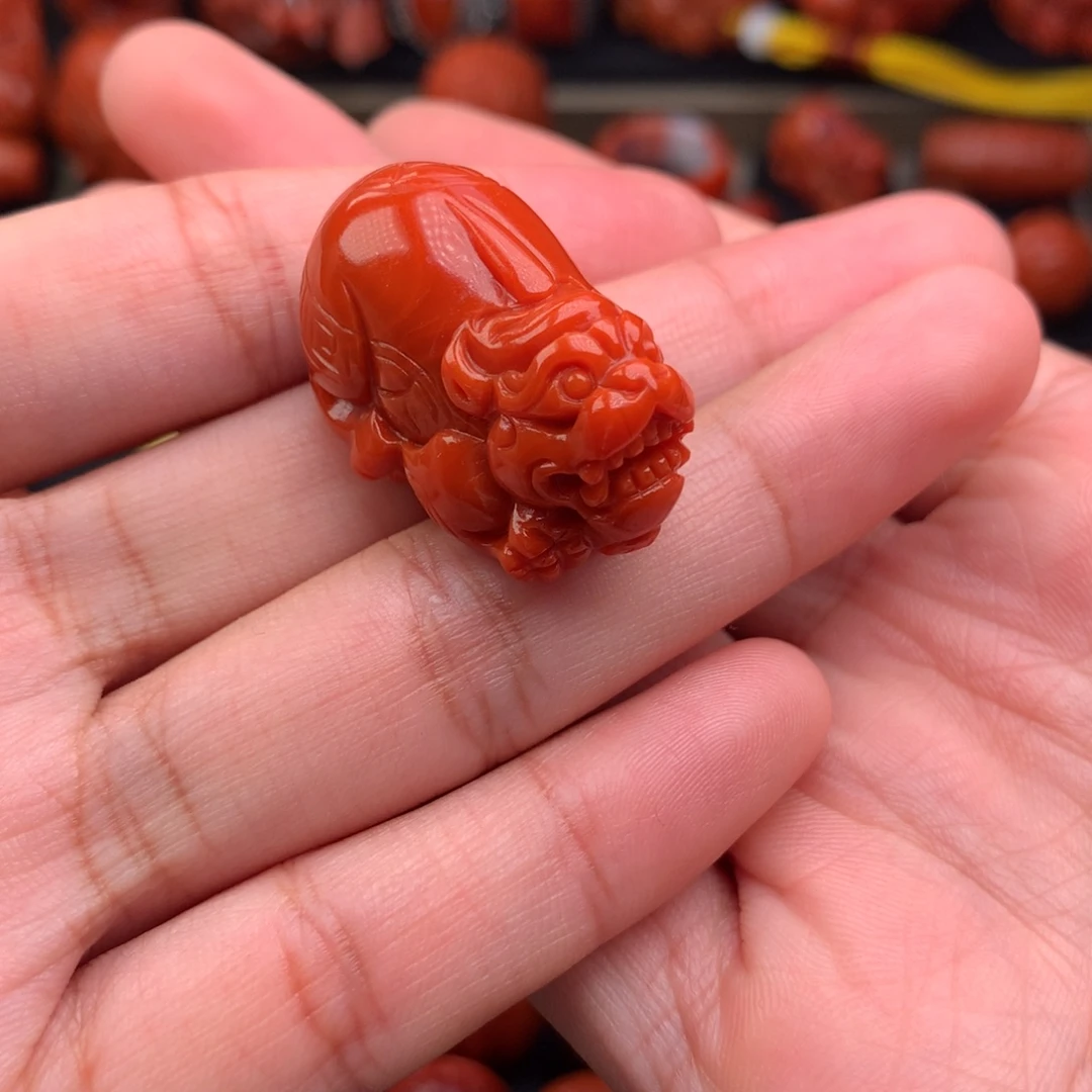 未镶嵌貔貅吊坠南红玛瑙