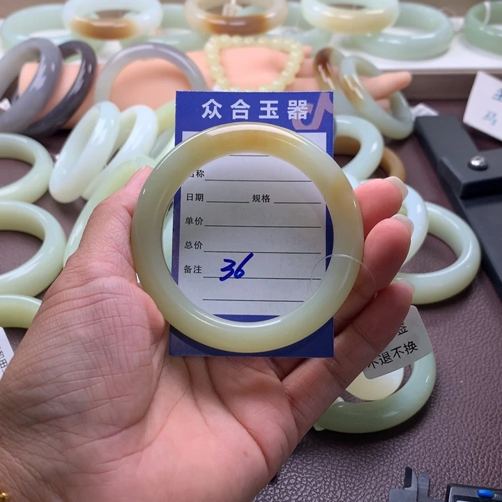 未镶嵌手镯和田玉55