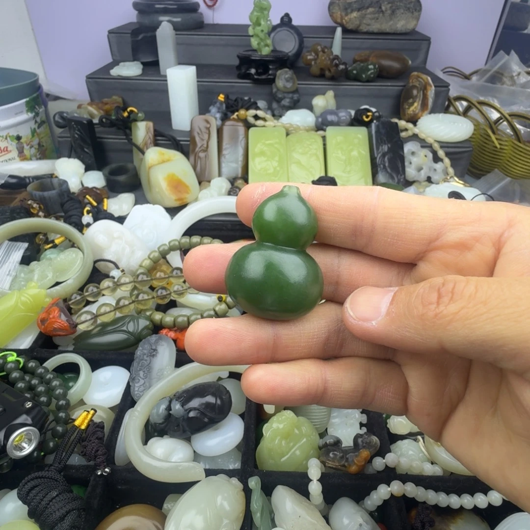 和田玉（糖玉）未镶嵌颈饰