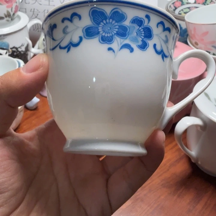 醴陵群力钻石款茶杯杯内有个小窑裂不透