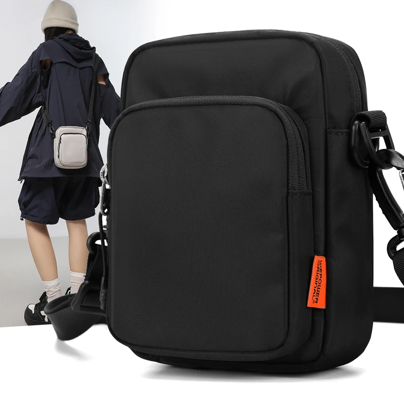 2025新款时尚男士单肩斜挎包休闲潮流女斜跨小包手机包防泼水日系