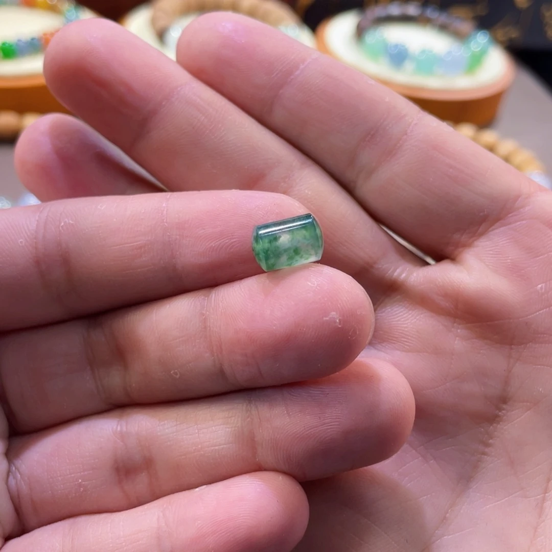 翡翠手链未镶嵌绿桶