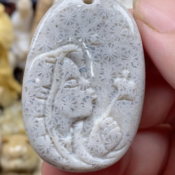 颈饰未镶嵌硅化珊瑚（珊瑚玉）小