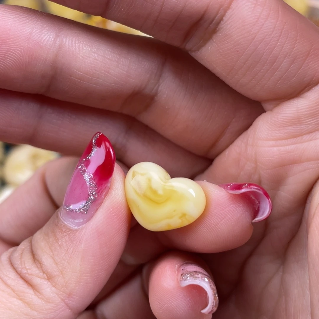 琥珀裸石未镶嵌蜜蜡