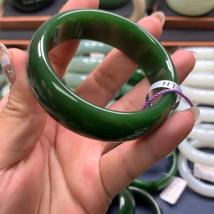 【闪购商品】未镶嵌手镯和田玉（碧玉）