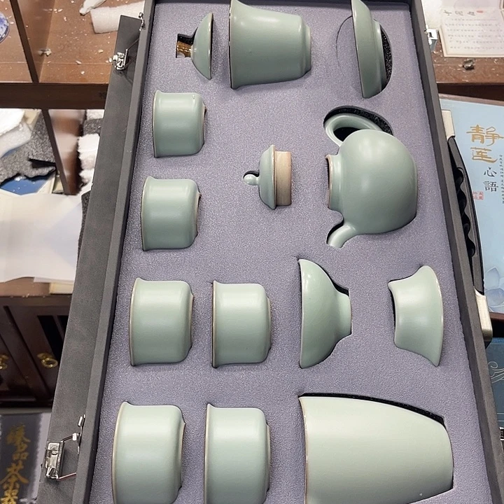 孤品茶具套装等。