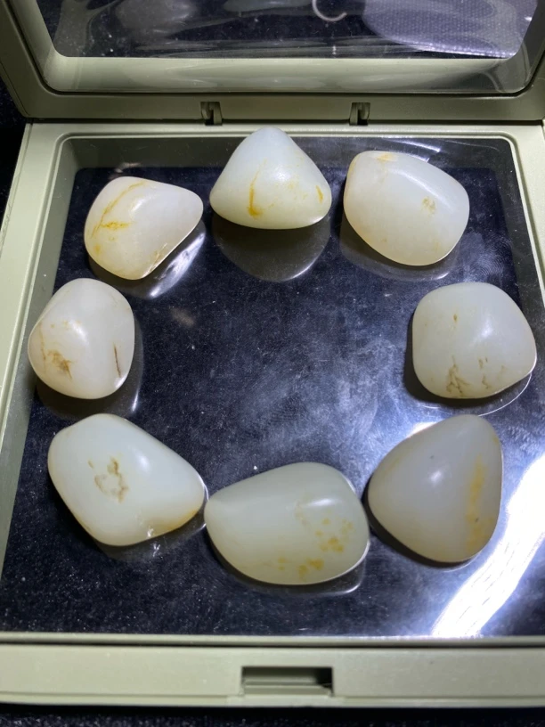 新疆和田玉手串74.8克