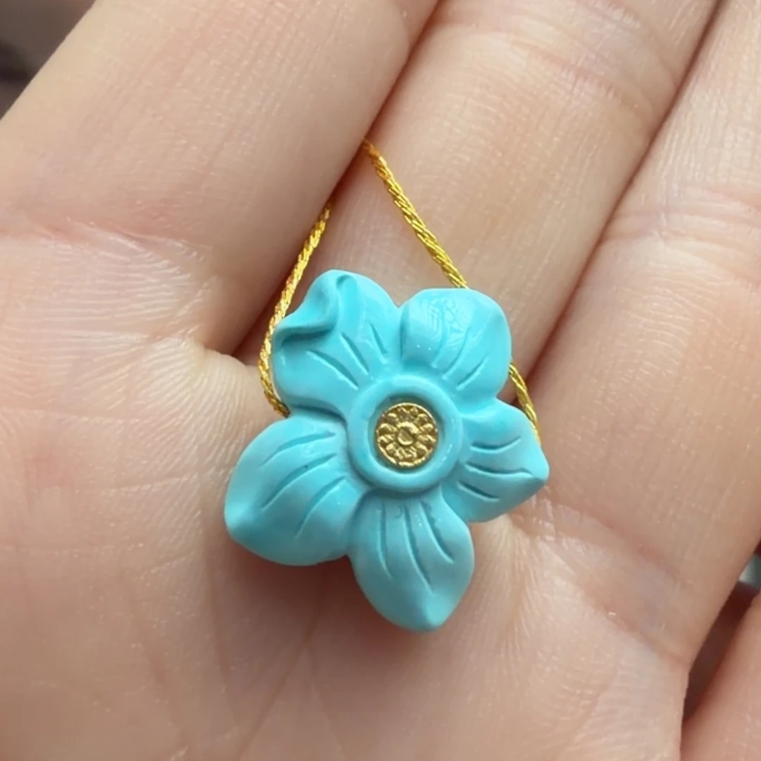 绿松石未镶嵌颈饰