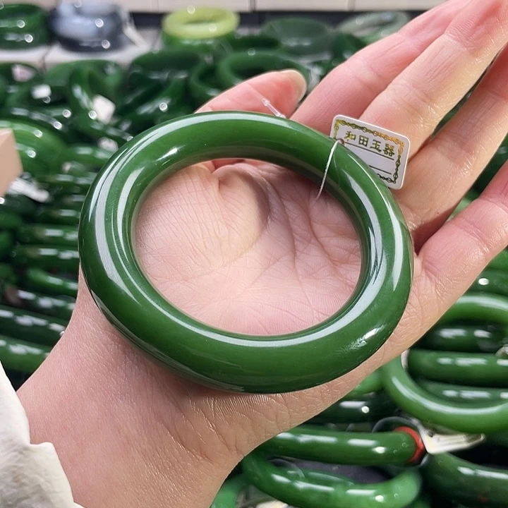 未镶嵌手镯和田玉（碧玉）