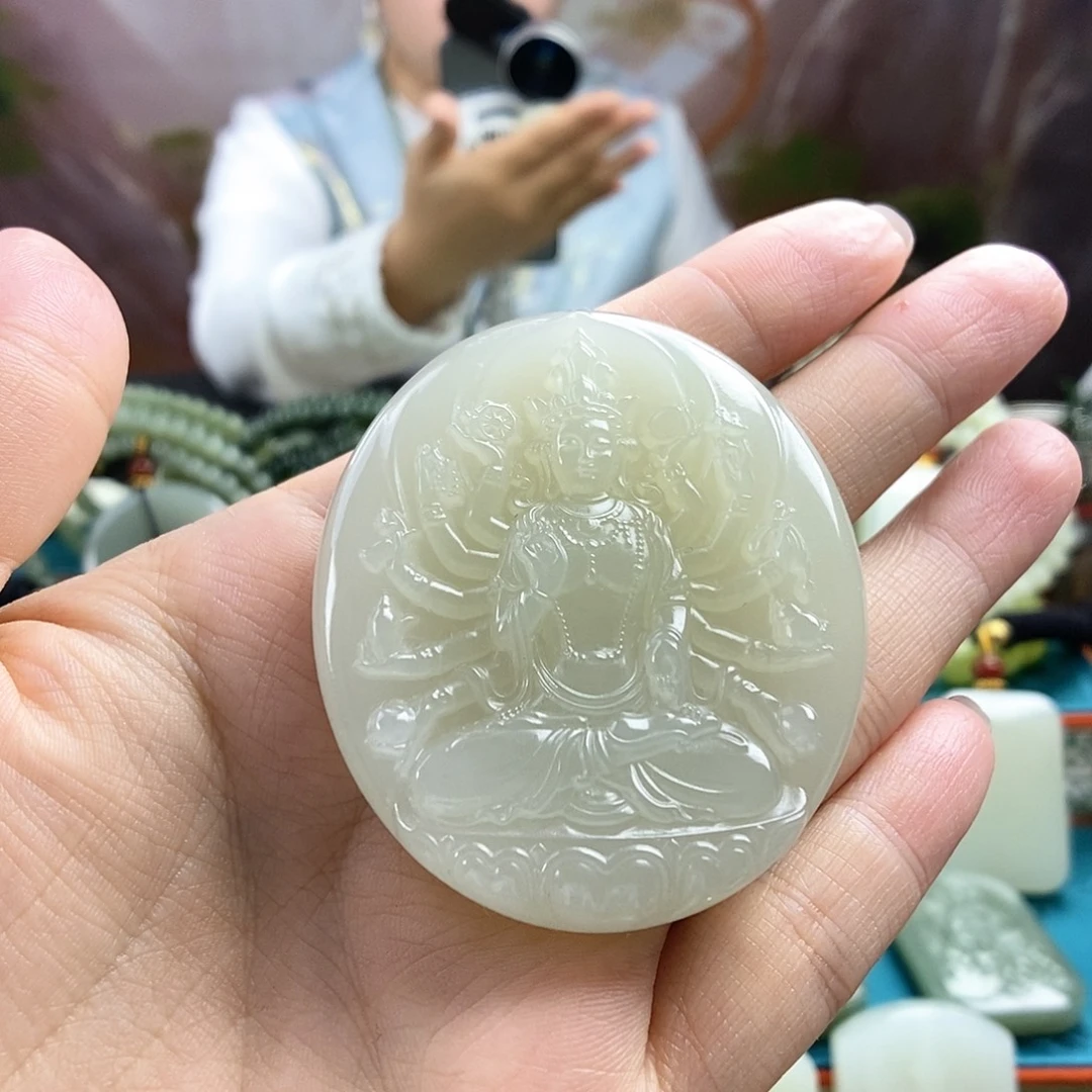 天***涯和田玉未镶嵌颈饰