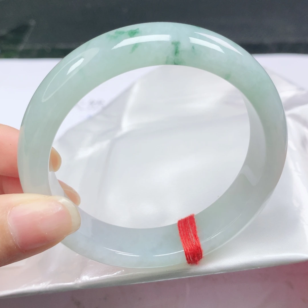 翡翠未镶嵌手镯正