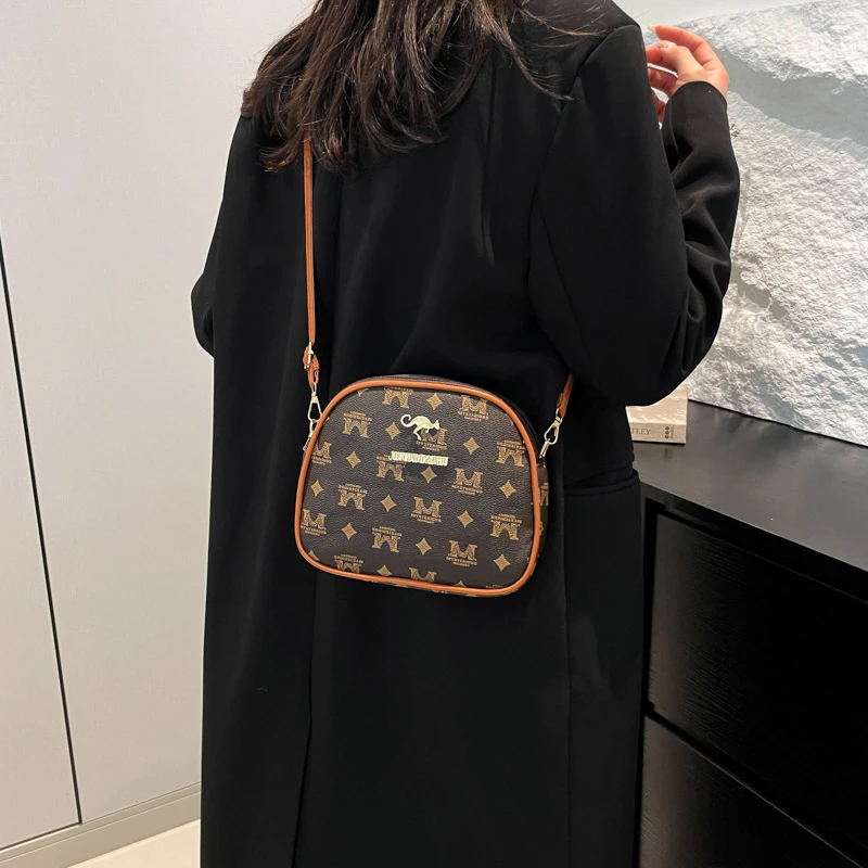 2025夏季斜挎包复古印花包单肩潮流手机包韩版复古年轻时尚妈妈包