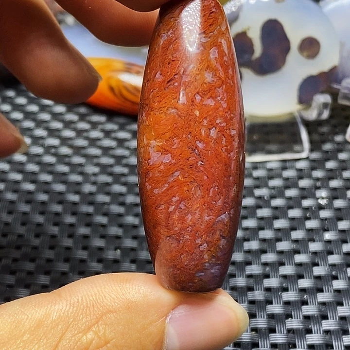 自***为玛瑙/玉髓未镶嵌颈饰